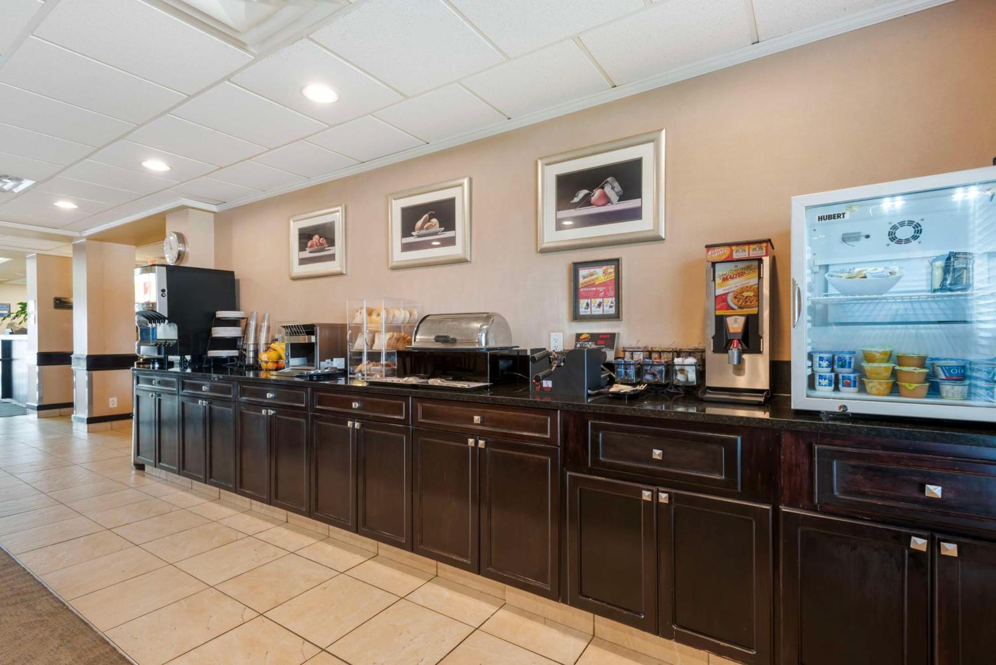 Best Western Rocky Mountain House Buitenkant foto